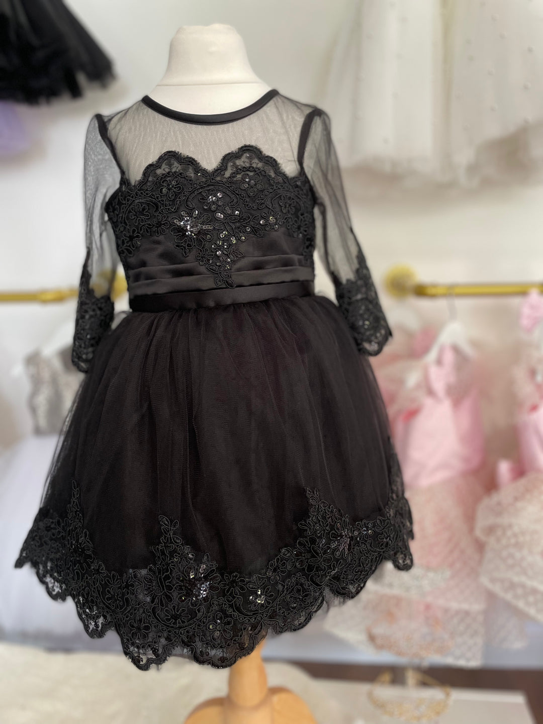 Lily Lace Dress in Black sparkle
