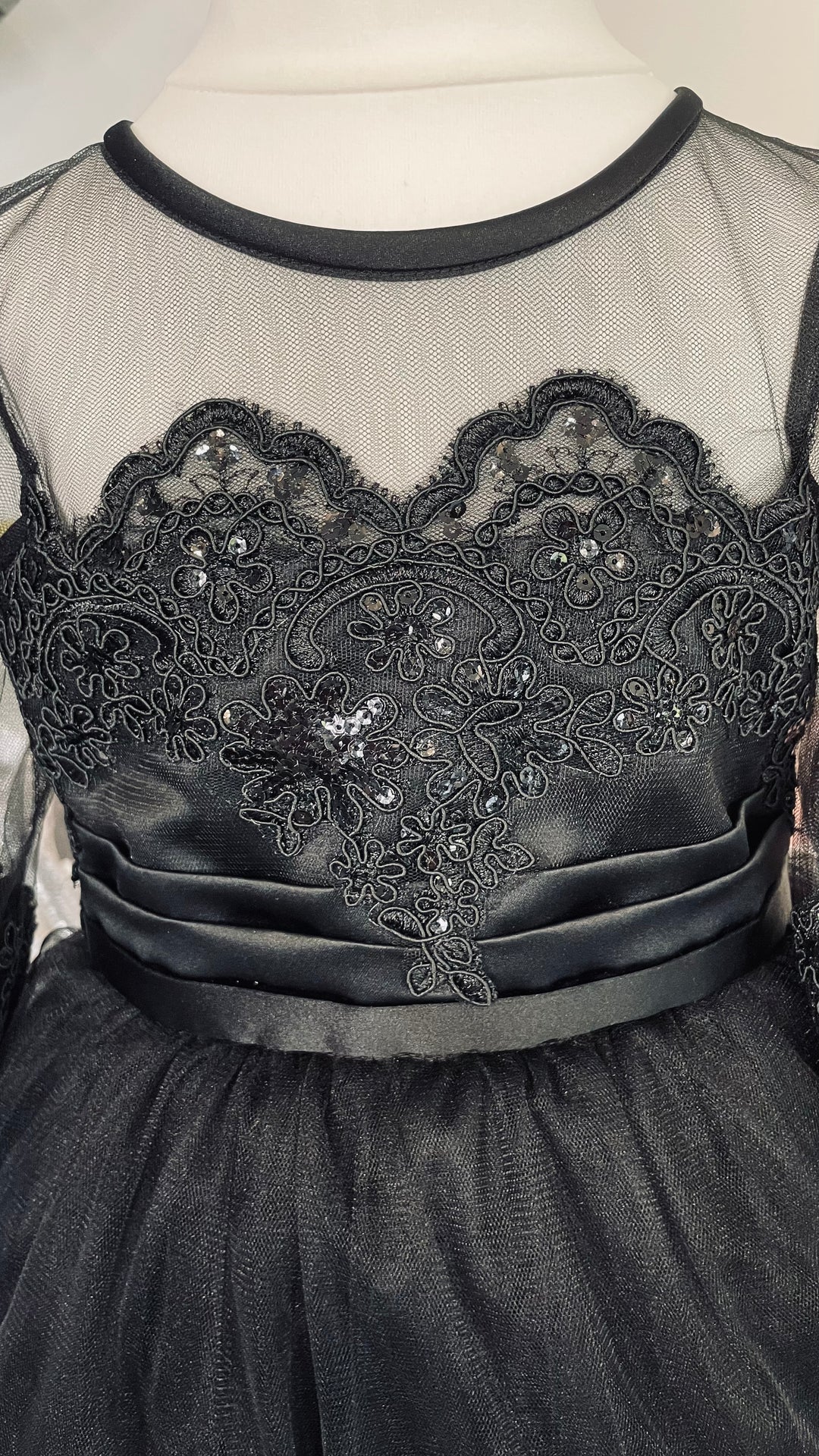 Lily Lace Dress in Black sparkle