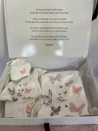  This 10 piece set features printed and handsewn embellished butterflies. Each newborn set includes knotted hat, bib, set of baby mitts, socks, footed popper body suit with butterfly and delicate sparkles, casual suit with footed leggings and matching long sleeved lace trimmed cardigan, white body suit with poppers, blanket with precious lace trim and butterfly details & muslin. All wonderfully soft to ensure little ones are at their most comfortable. 